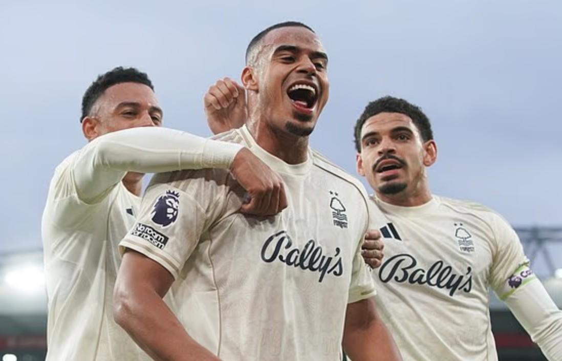 pg电玩官方下载链接-邮报:为马奎尔的离开做准备,曼联考虑引进森林后卫穆里略